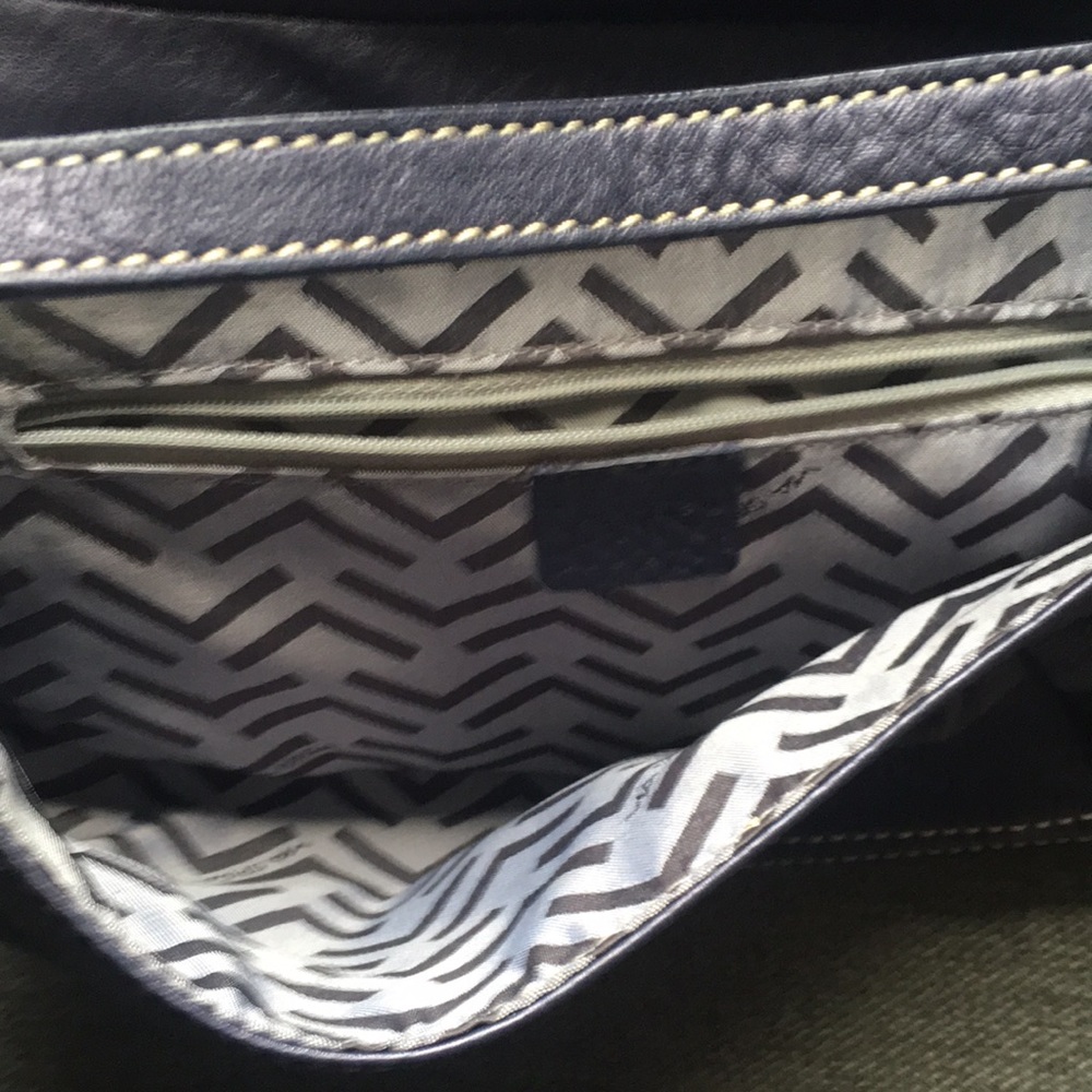 Via Spiga snake buckle shoulder bag purse. - Picture 3 of 3